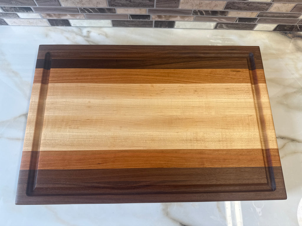 Heritage Cutting Board 18" × 12" × 1.5" — Edge Grain