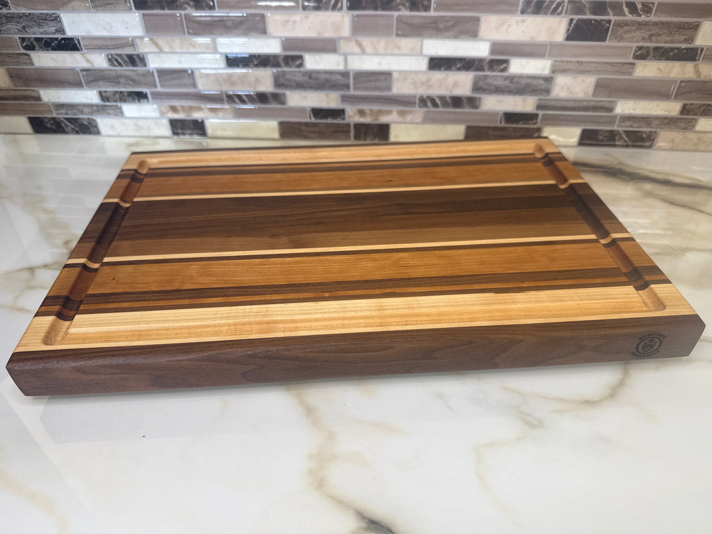 Heritage Cutting Board 18" × 12" × 1.5" — Edge Grain