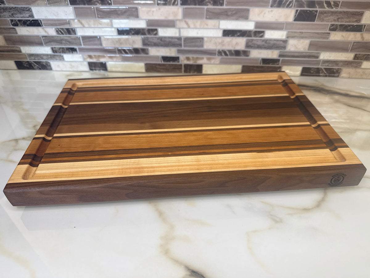 Heritage Cutting Board 18" × 12" × 1.5" — Edge Grain