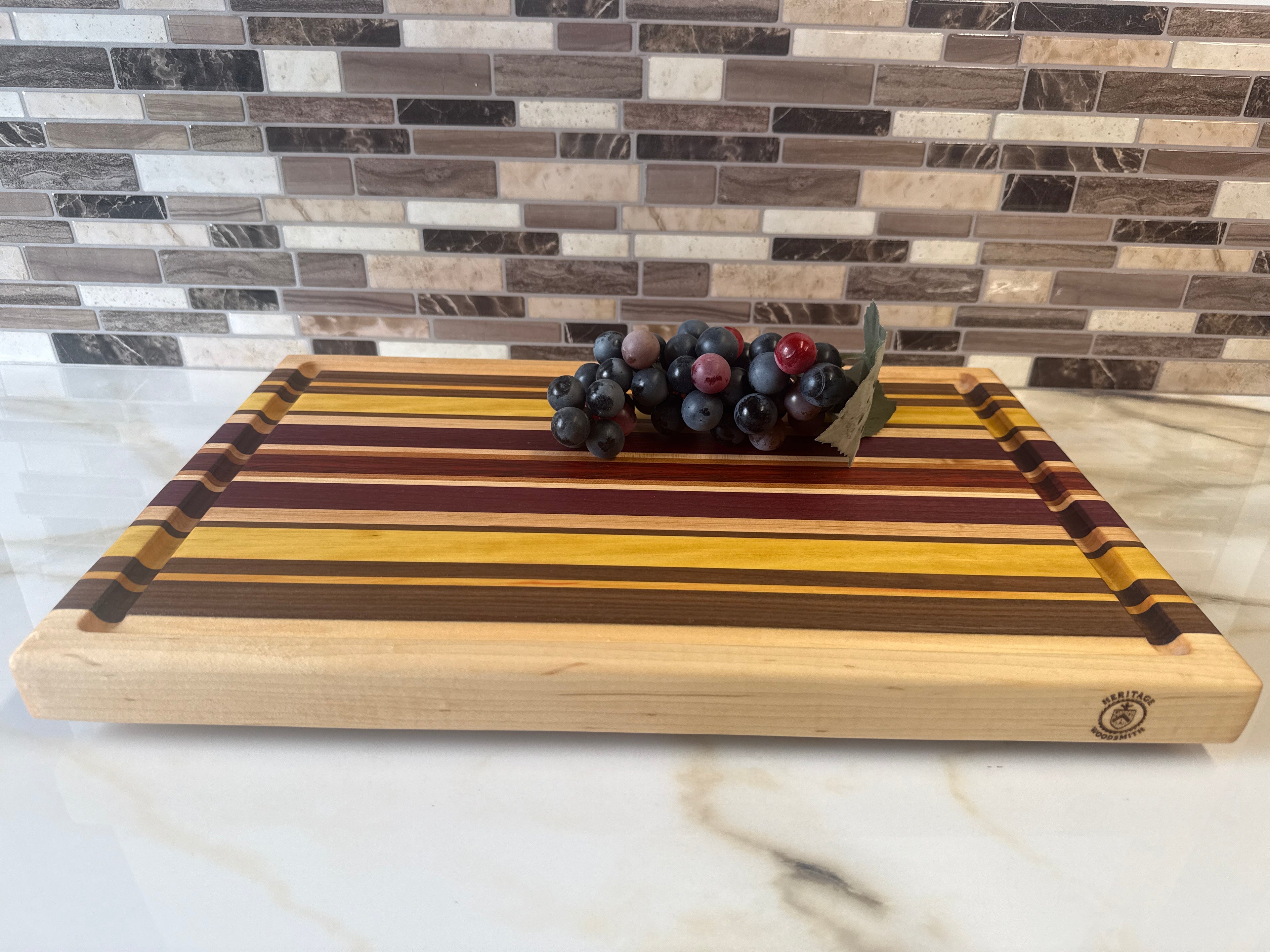 Heritage Cutting Board 18" × 12" × 1.5" — Edge Grain