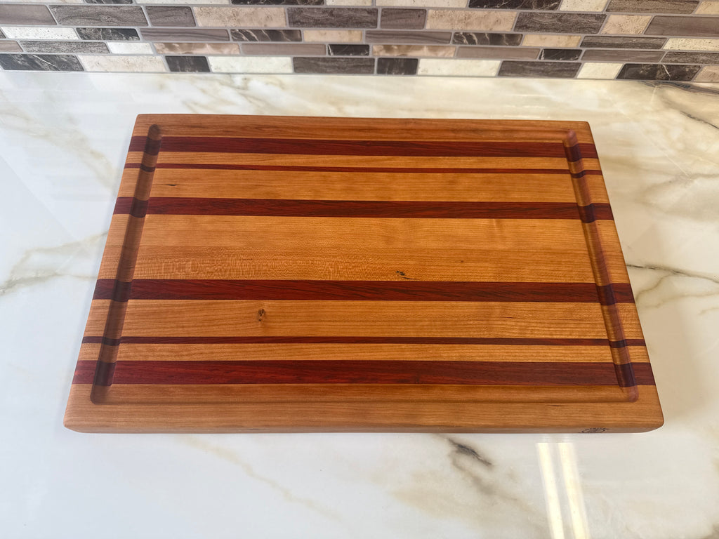 Heritage Cutting Board 18" × 12" × 1.5" — Edge Grain