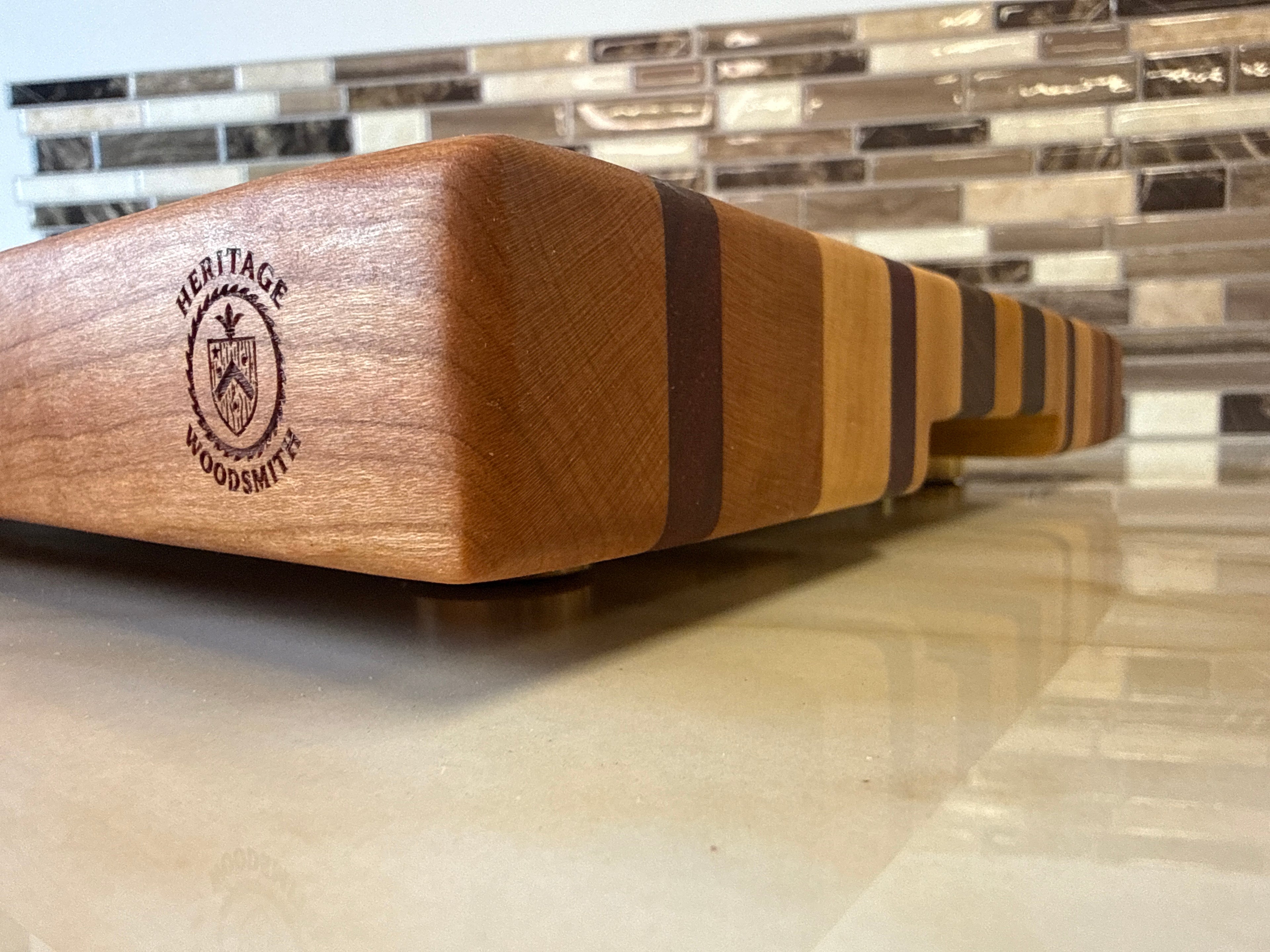 Heritage Cutting Board 18" × 12" × 1.5" — Edge Grain